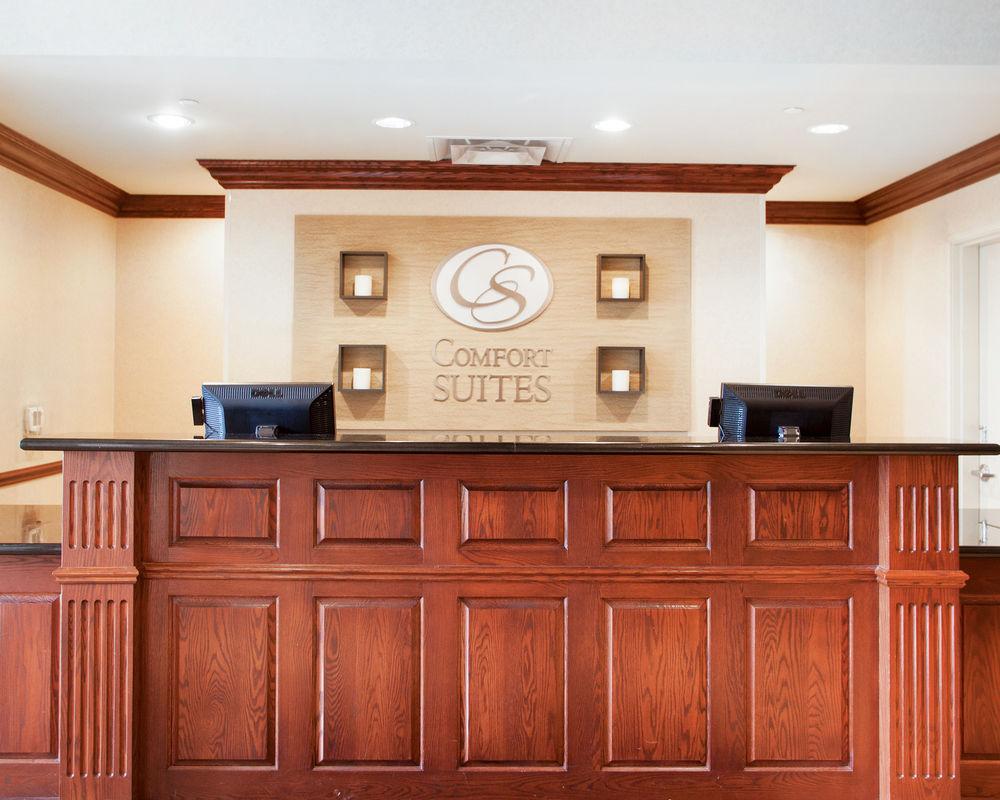 Holiday Inn Express & Suites Milwaukee Nw - Park Place By Ihg Exteriér fotografie