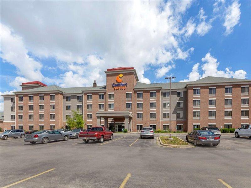 Holiday Inn Express & Suites Milwaukee Nw - Park Place By Ihg Exteriér fotografie