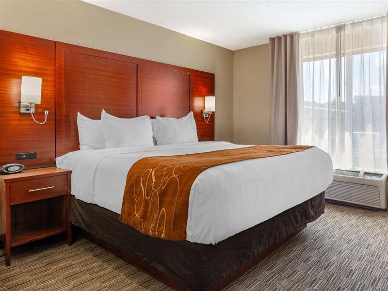 Holiday Inn Express & Suites Milwaukee Nw - Park Place By Ihg Exteriér fotografie