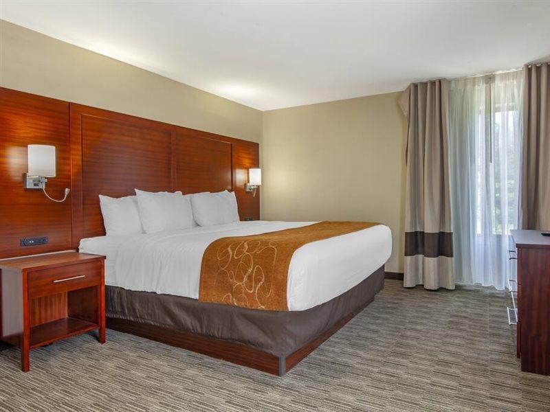 Holiday Inn Express & Suites Milwaukee Nw - Park Place By Ihg Exteriér fotografie
