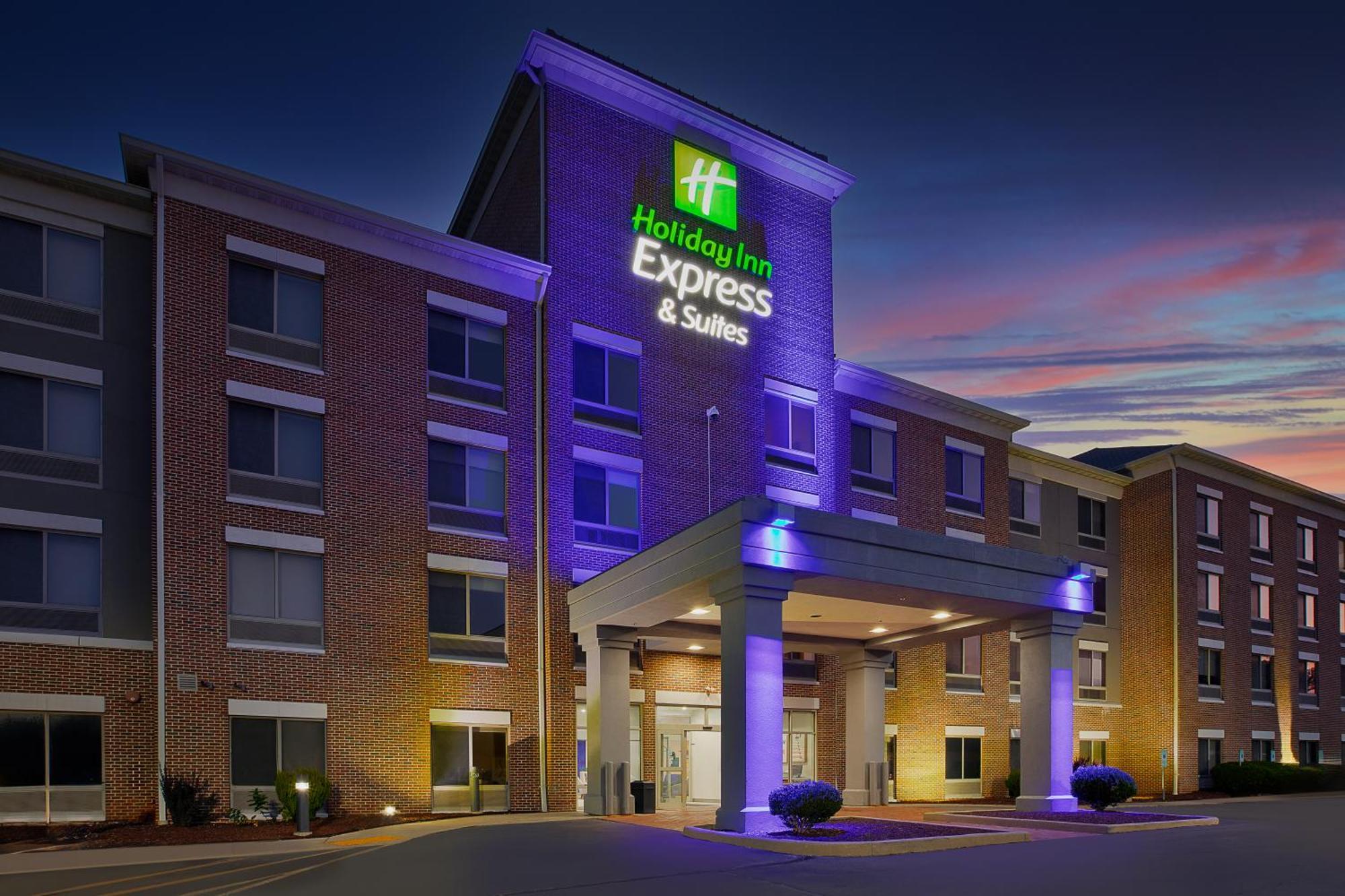 Holiday Inn Express & Suites Milwaukee Nw - Park Place By Ihg Exteriér fotografie