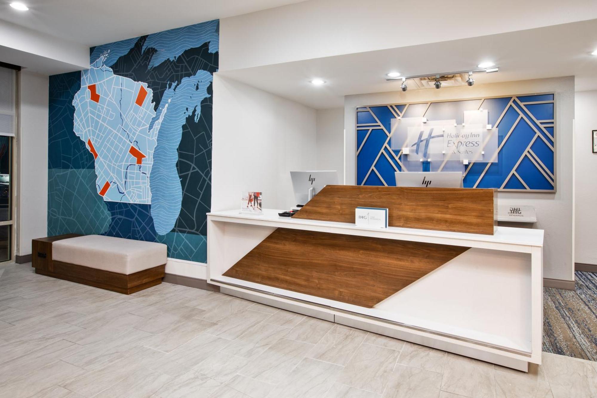 Holiday Inn Express & Suites Milwaukee Nw - Park Place By Ihg Exteriér fotografie