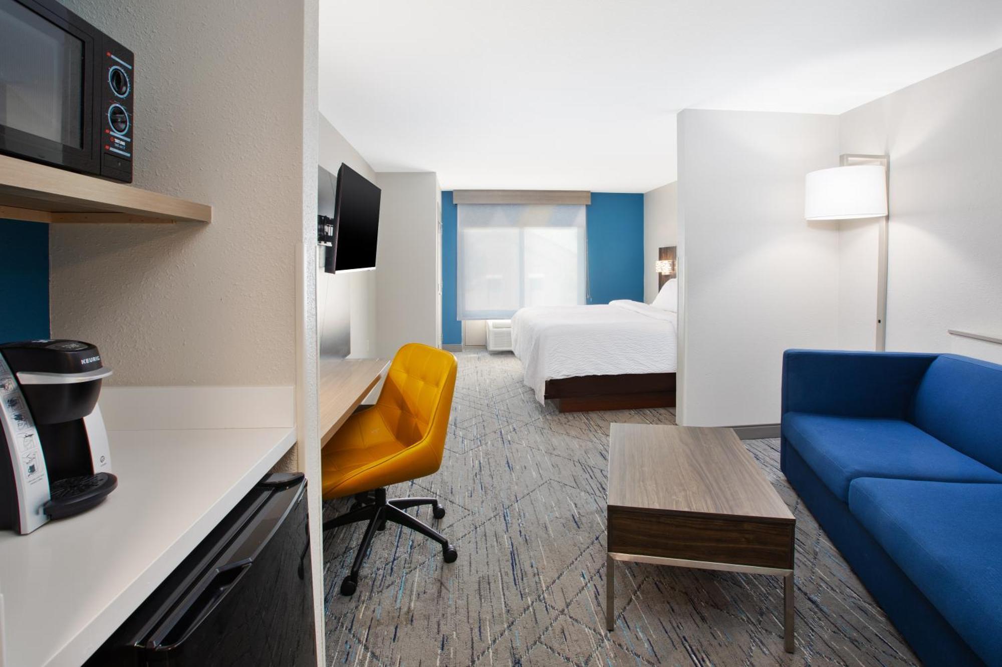 Holiday Inn Express & Suites Milwaukee Nw - Park Place By Ihg Exteriér fotografie